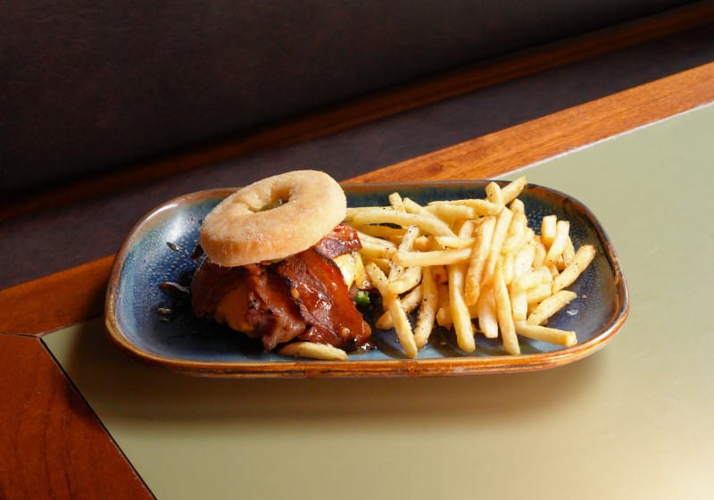 Food - Food donut burg